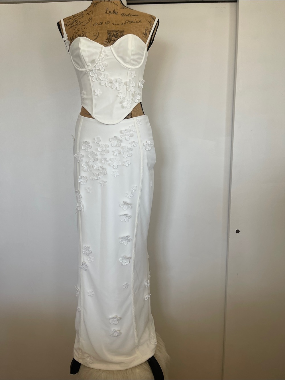 White Floral Appliqué Two-Piece Skirt Set